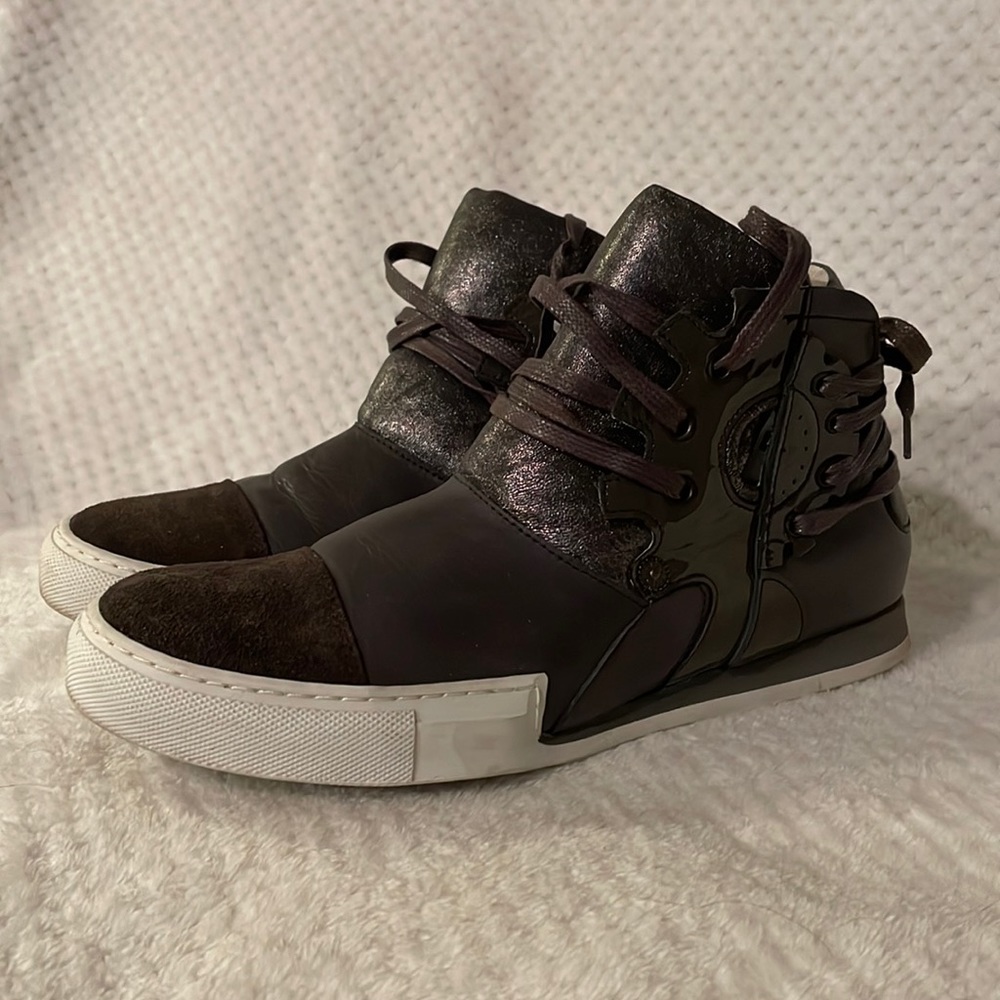 Donald J Pliner fashion sneakers